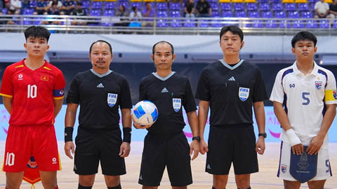  U16 futsal Việt Nam vào thế khó sau trận thua đậm Thái Lan